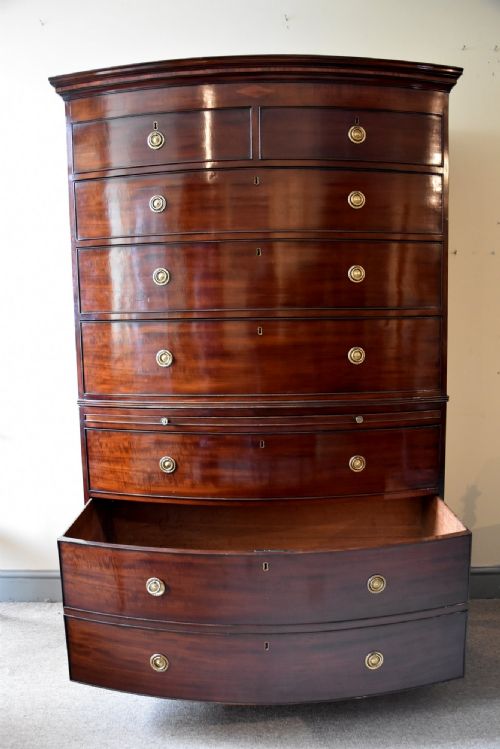 GEORGE III BOW FRONTED MAHOGANY CHEST ON CHEST - ADDITIONAL PHOTO 1