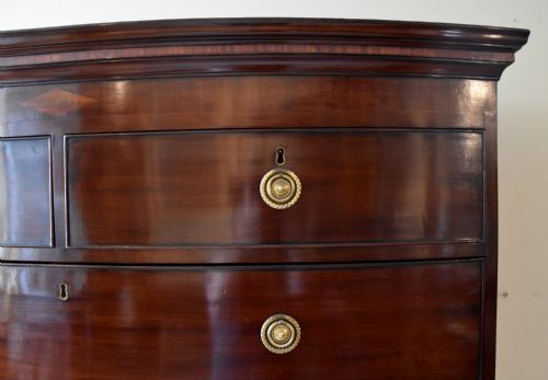 GEORGE III BOW FRONTED MAHOGANY CHEST ON CHEST - ADDITIONAL PHOTO 6