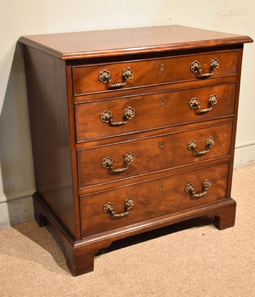 GEORGE III MAHOGANY SMALL CHEST OF DRAWERS - ADDITIONAL PHOTO 2
