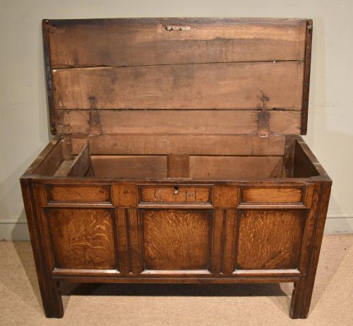 LATE 17TH CENTURY OAK THREE PANELED COFFER - ADDITIONAL PHOTO 3