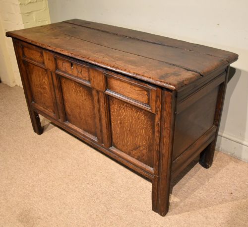 LATE 17TH CENTURY OAK THREE PANELED COFFER - ADDITIONAL PHOTO 4
