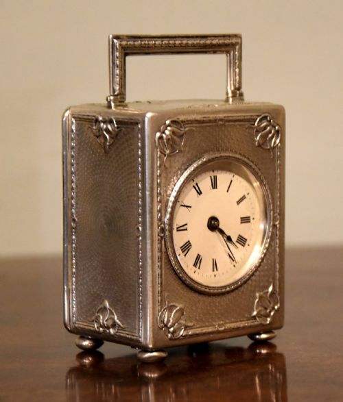 SILVER MINIATURE CARRIAGE TIMEPIECE BY GOLDSMITHS SILVERSMITHS - ADDITIONAL PHOTO 3