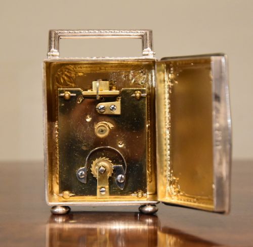 SILVER MINIATURE CARRIAGE TIMEPIECE BY GOLDSMITHS SILVERSMITHS - ADDITIONAL PHOTO 4