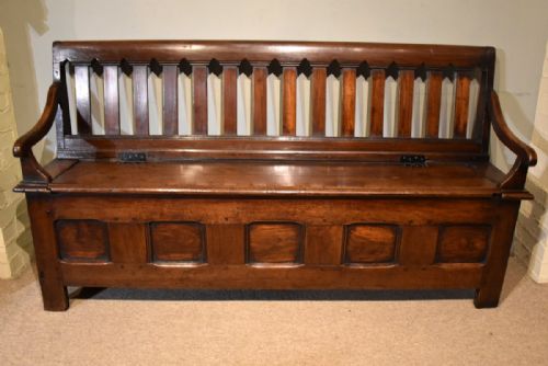 large french nineteenth century chestnut bench - CATEGORY: ANTIQUE FURNITURE - DATED 19TH CENTURY