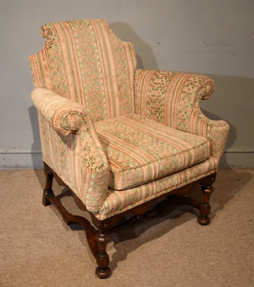 late 19th century walnut armchair - CATEGORY: ANTIQUE CHAIRS - DATED 19TH CENTURY