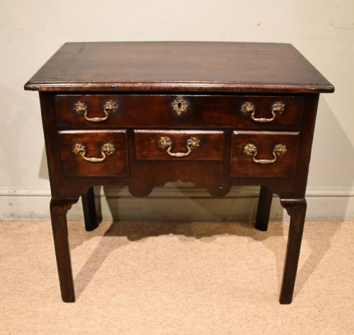18th century chippendale period mahogany lowboy - CATEGORY: ANTIQUE FURNITURE - DATED 18TH CENTURY