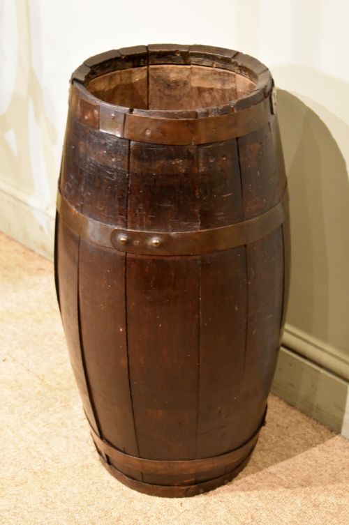 19th century oak and brass bound barrel - CATEGORY: ANTIQUE MISCELLANEOUS - DATED 19TH CENTURY
