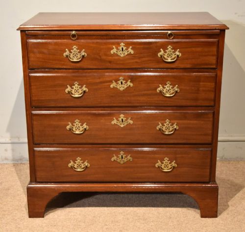 18th century mahogany chest of drawers - CATEGORY: ANTIQUE CHEST OF DRAWERS - DATED 18TH CENTURY