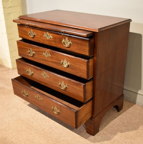 18TH CENTURY MAHOGANY CHEST OF DRAWERS - ADDITIONAL PHOTO 3