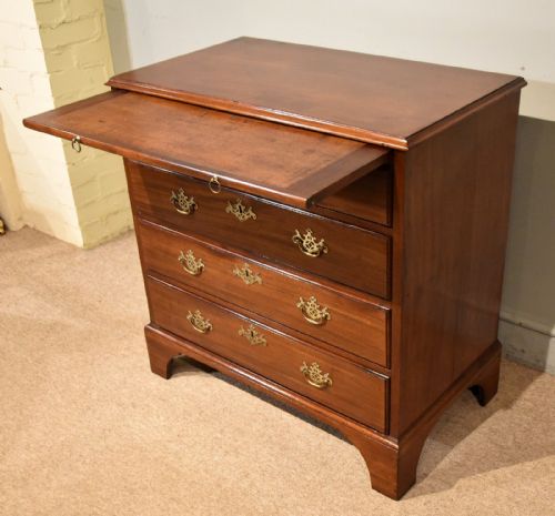 18TH CENTURY MAHOGANY CHEST OF DRAWERS - ADDITIONAL PHOTO 4
