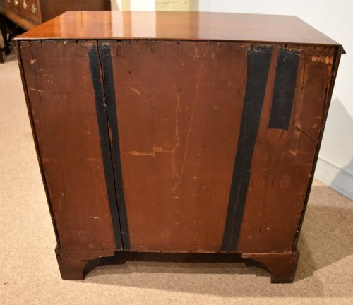 18TH CENTURY MAHOGANY CHEST OF DRAWERS - ADDITIONAL PHOTO 6
