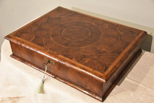 olive wood william and mary lace box - CATEGORY: ANTIQUE BOXES - DATED 17TH CENTURY