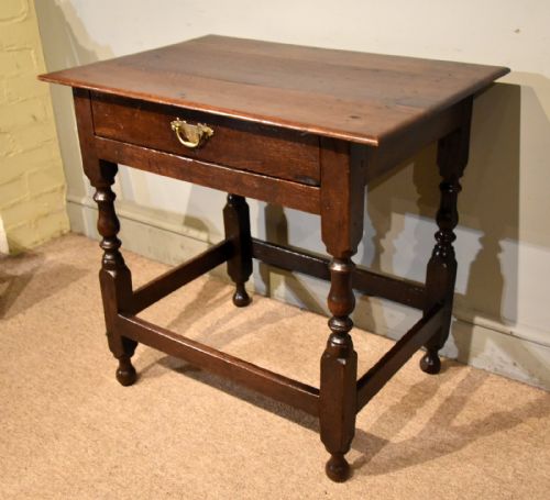 early 18th century oak side table - CATEGORY: ANTIQUE TABLES - DATED 18TH CENTURY