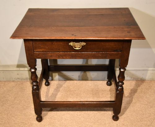 EARLY 18TH CENTURY OAK SIDE TABLE - ADDITIONAL PHOTO 3