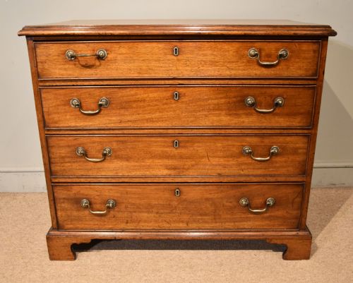 george iii mahogany chest of drawers - CATEGORY: ANTIQUE CHEST OF DRAWERS - DATED GEORGIAN