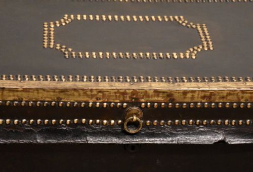SMALL 19TH CENTURY REGENCY LEATHER BRASSBOUND COACHING TRUNK - ADDITIONAL PHOTO 6