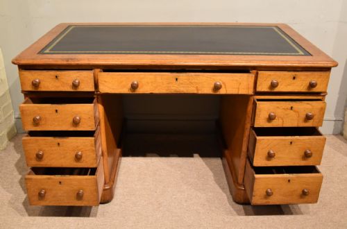 MID VICTORIAN OAK PEDESTAL DESK WITH NINE DRAWERS - ADDITIONAL PHOTO 1