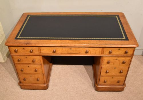 MID VICTORIAN OAK PEDESTAL DESK WITH NINE DRAWERS - ADDITIONAL PHOTO 2