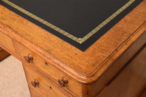 MID VICTORIAN OAK PEDESTAL DESK WITH NINE DRAWERS - ADDITIONAL PHOTO 4