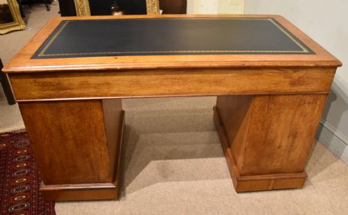 MID VICTORIAN OAK PEDESTAL DESK WITH NINE DRAWERS - ADDITIONAL PHOTO 6