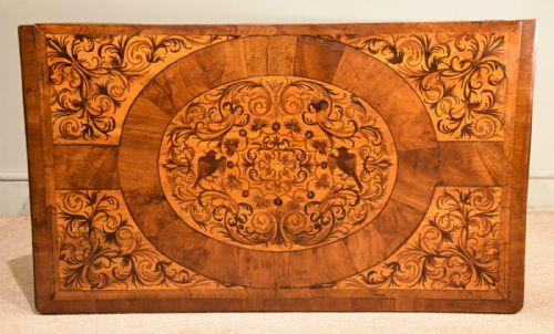 17TH CENTURY WALNUT CHEST OF DRAWERS WITH SEAWEED MARQUETRY - ADDITIONAL PHOTO 5