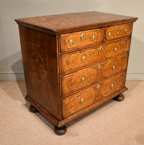 17TH CENTURY WALNUT CHEST OF DRAWERS WITH SEAWEED MARQUETRY - ADDITIONAL PHOTO 11