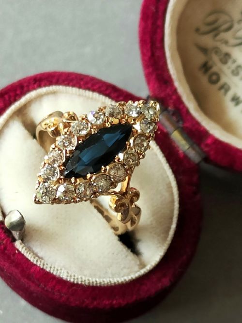 EDWARDIAN 18CT GOLD SAPPHIRE DIAMOND MARQUISE RING - ADDITIONAL PHOTO 5