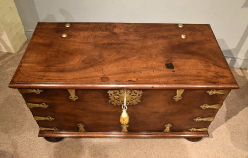 MID 18TH CENTURY DUTCH EAST INDIES VOC TRUNK - ADDITIONAL PHOTO 7
