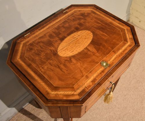 18TH CENTURY SHERATON PERIOD FADED MAHOGANY WORK TABLE - ADDITIONAL PHOTO 5