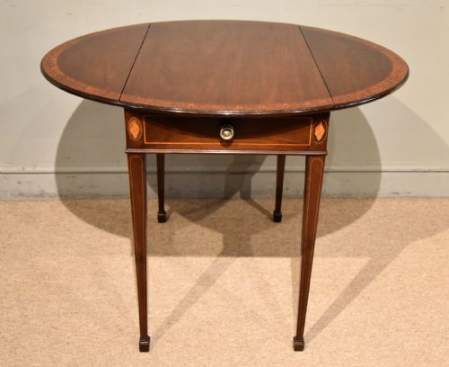 18th century mahogany pembroke table - CATEGORY: ANTIQUE TABLES - DATED 18TH CENTURY