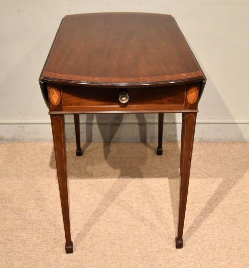 18TH CENTURY MAHOGANY PEMBROKE TABLE - ADDITIONAL PHOTO 1