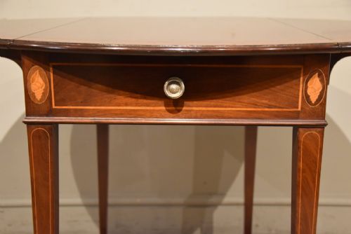 18TH CENTURY MAHOGANY PEMBROKE TABLE - ADDITIONAL PHOTO 3