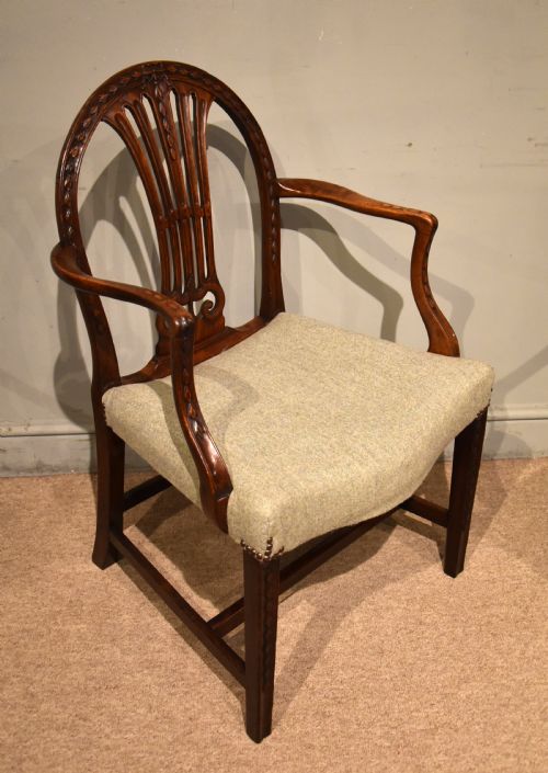 LATE 18TH CENTURY HEPPLEWHITE CARVED MAHOGANY ARMCHAIR - ADDITIONAL PHOTO 1