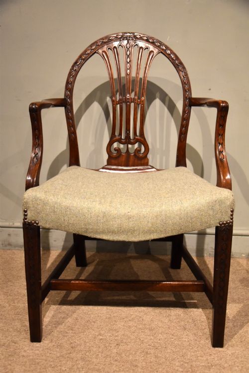 LATE 18TH CENTURY HEPPLEWHITE CARVED MAHOGANY ARMCHAIR - ADDITIONAL PHOTO 5