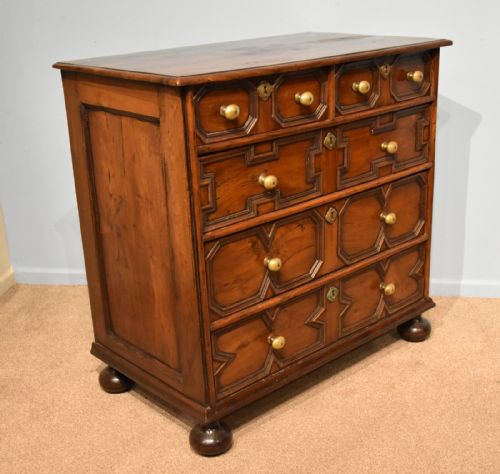 17TH CENTURY WALNUT GEOMETRIC CHEST OF DRAWERS - ADDITIONAL PHOTO 5
