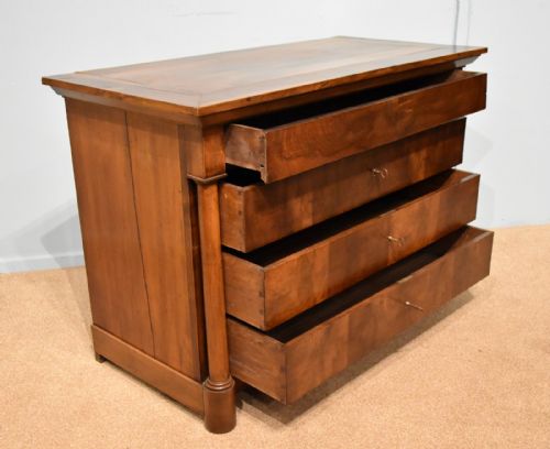 19TH CENTURY FRENCH WALNUT COMMODE - ADDITIONAL PHOTO 1