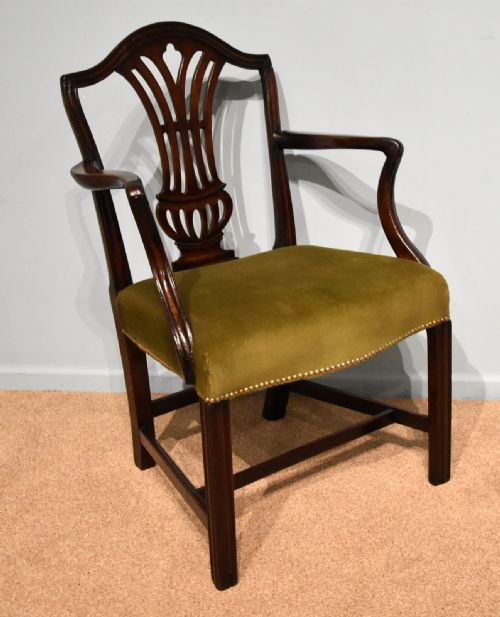 GEORGE III HEPPLEWHITE PERIOD MAHOGANY ARMCHAIR - ADDITIONAL PHOTO 1