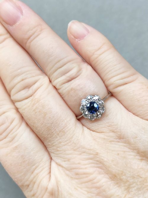 EDWARDIAN 18CT GOLD SAPPHIRE DIAMOND DAISY CLUSTER RING - ADDITIONAL PHOTO 6