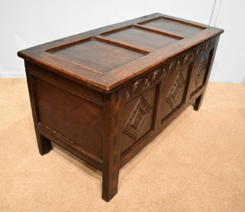 17TH CENTURY OAK THREE PANELLED COFFER - ADDITIONAL PHOTO 5