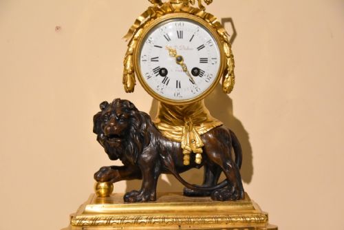 FRENCH 19TH CENTURY MARBLE ORMOLU AND BRONZE MANTEL CLOCK - ADDITIONAL PHOTO 1