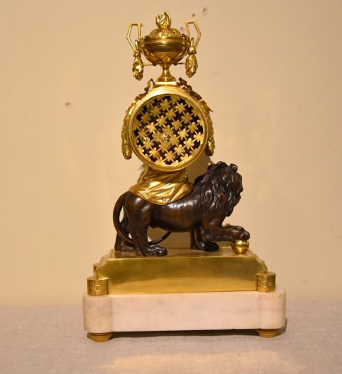 FRENCH 19TH CENTURY MARBLE ORMOLU AND BRONZE MANTEL CLOCK - ADDITIONAL PHOTO 4