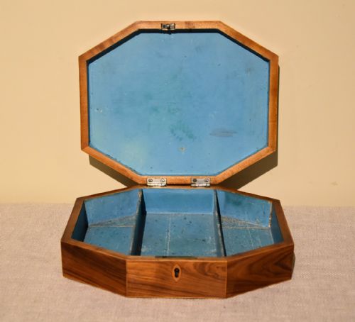 REGENCY PARQUETRY KINGWOOD BOX - ADDITIONAL PHOTO 3