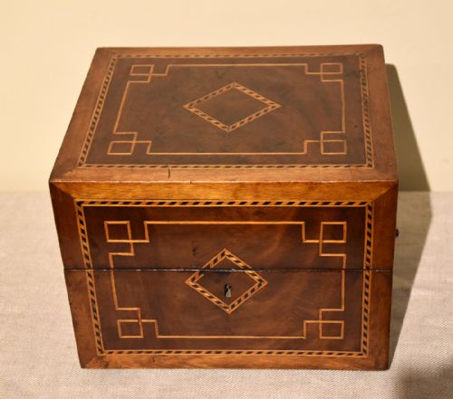 REGENCY SIX DECANTER BOX WITH ORIGINAL DECANTERS - ADDITIONAL PHOTO 5