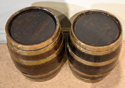 PAIR OF 19TH CENTURY OAK AND BRASS BOUND BARRELS - ADDITIONAL PHOTO 5