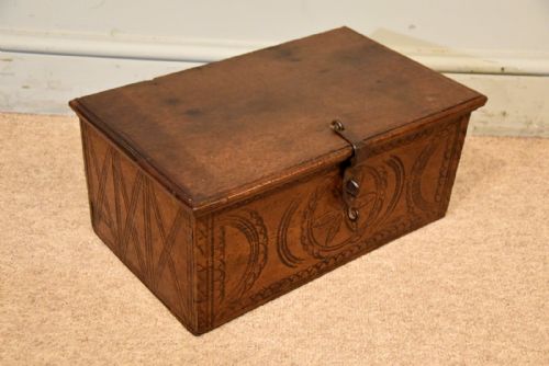 CARVED 17TH CENTURY LACEWOOD TABLE BOX - ADDITIONAL PHOTO 5