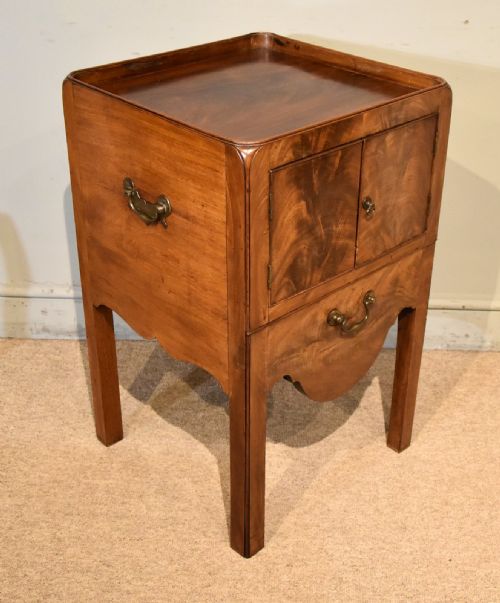 18TH CENTURY MAHOGANY BEDSIDE COMMODE - ADDITIONAL PHOTO 4
