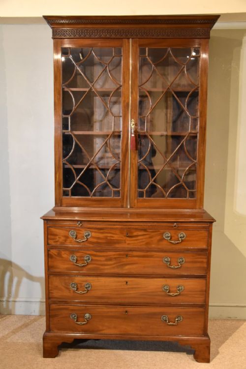 18th century mahogany chippendale period bookcase - CATEGORY: ANTIQUE BOOKCASES - DATED 18TH CENTURY