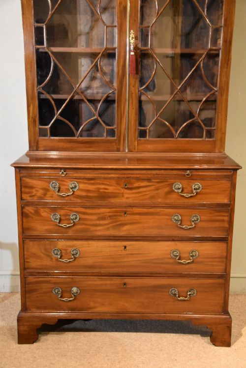 18TH CENTURY MAHOGANY CHIPPENDALE PERIOD BOOKCASE - ADDITIONAL PHOTO 2