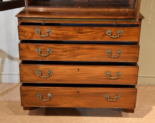 18TH CENTURY MAHOGANY CHIPPENDALE PERIOD BOOKCASE - ADDITIONAL PHOTO 3