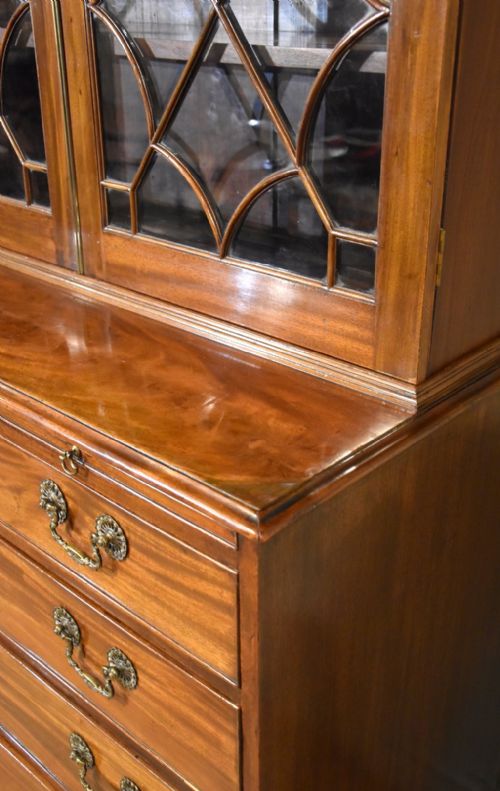 18TH CENTURY MAHOGANY CHIPPENDALE PERIOD BOOKCASE - ADDITIONAL PHOTO 8